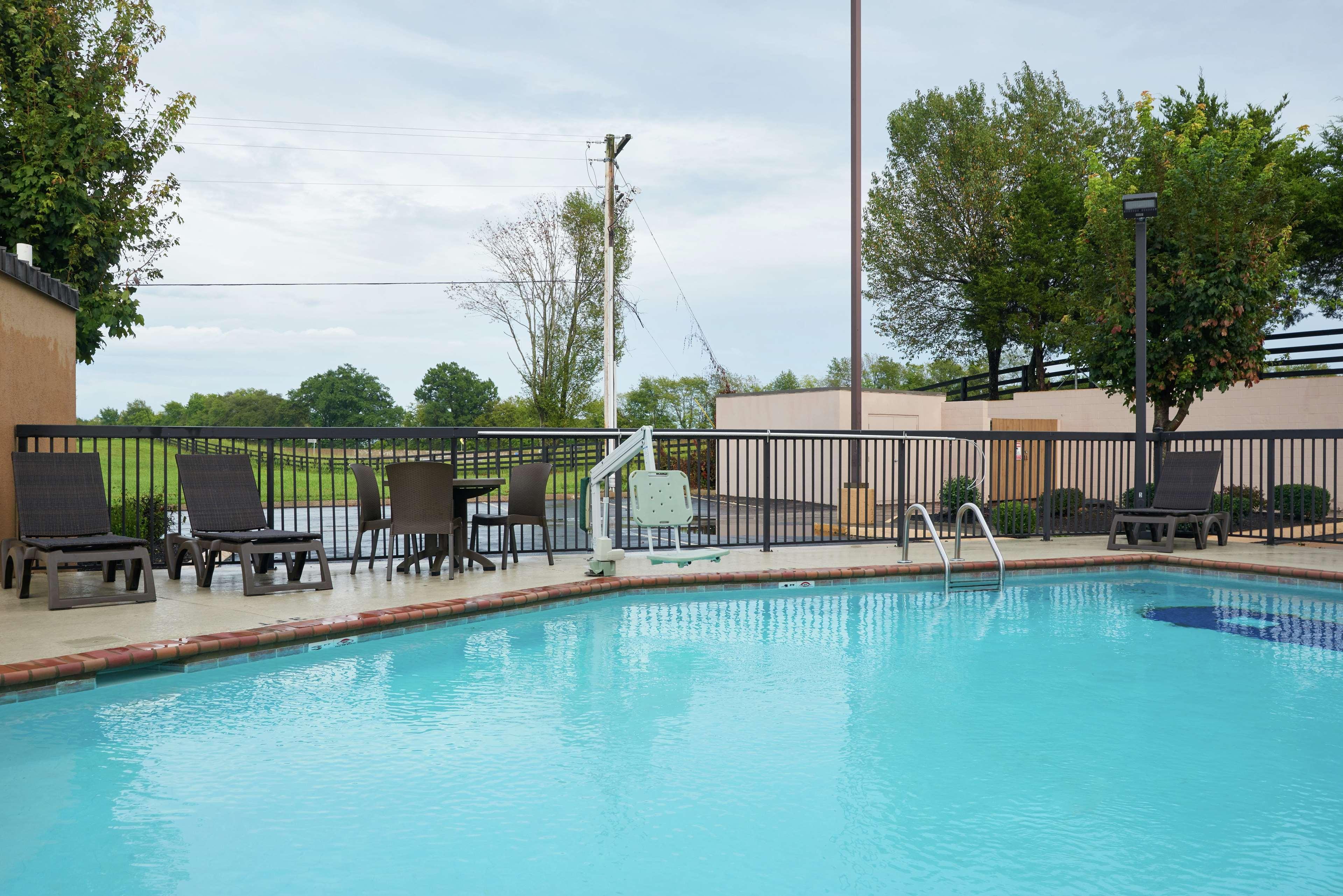 Hampton Inn Franklin Exteriör bild