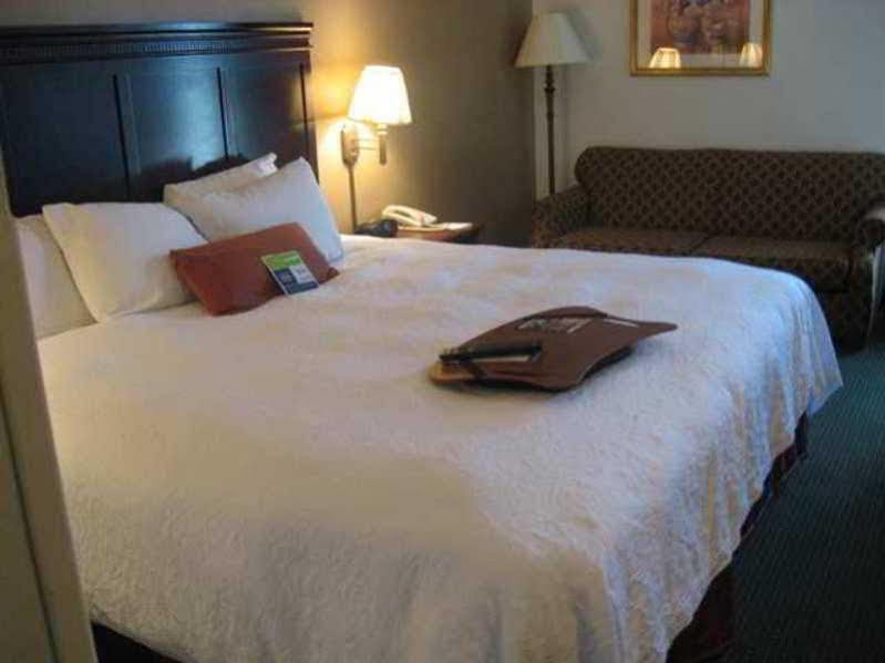 Hampton Inn Franklin Exteriör bild